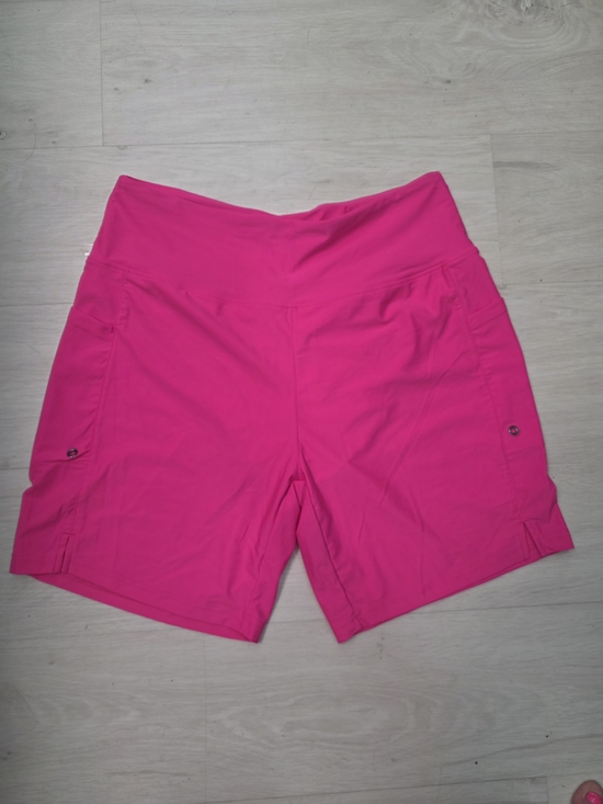 Gradual Pants - High-Waist Athletic Shorts in Fuchsia Pink With Built In Lining